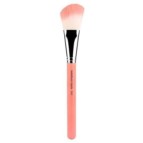 Pink Bambu 962 Slanted Blusher