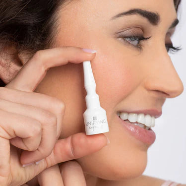 Trattamento anti-macchie Unifying Ampoules