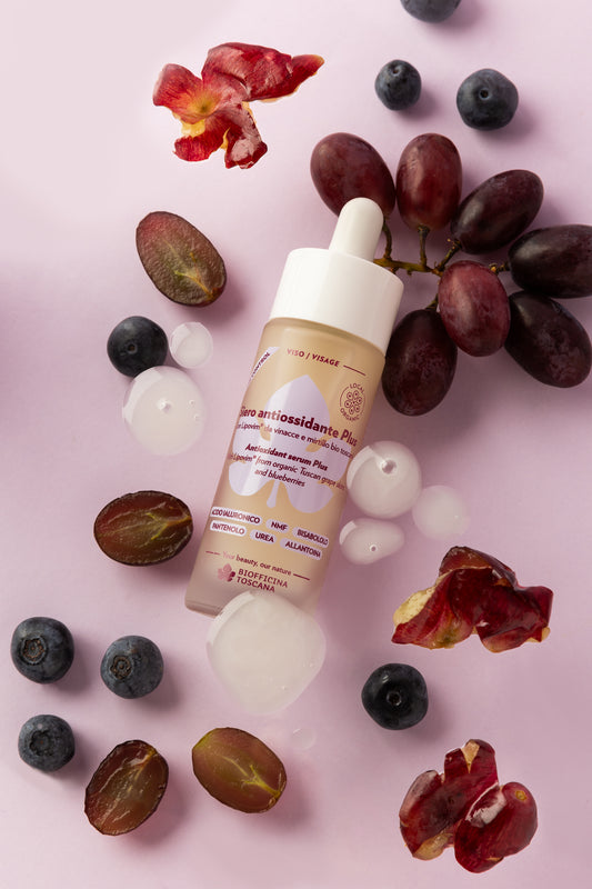 Siero antiossidante Plus Biofficina Toscana con uva e mirtilli bio toscani
