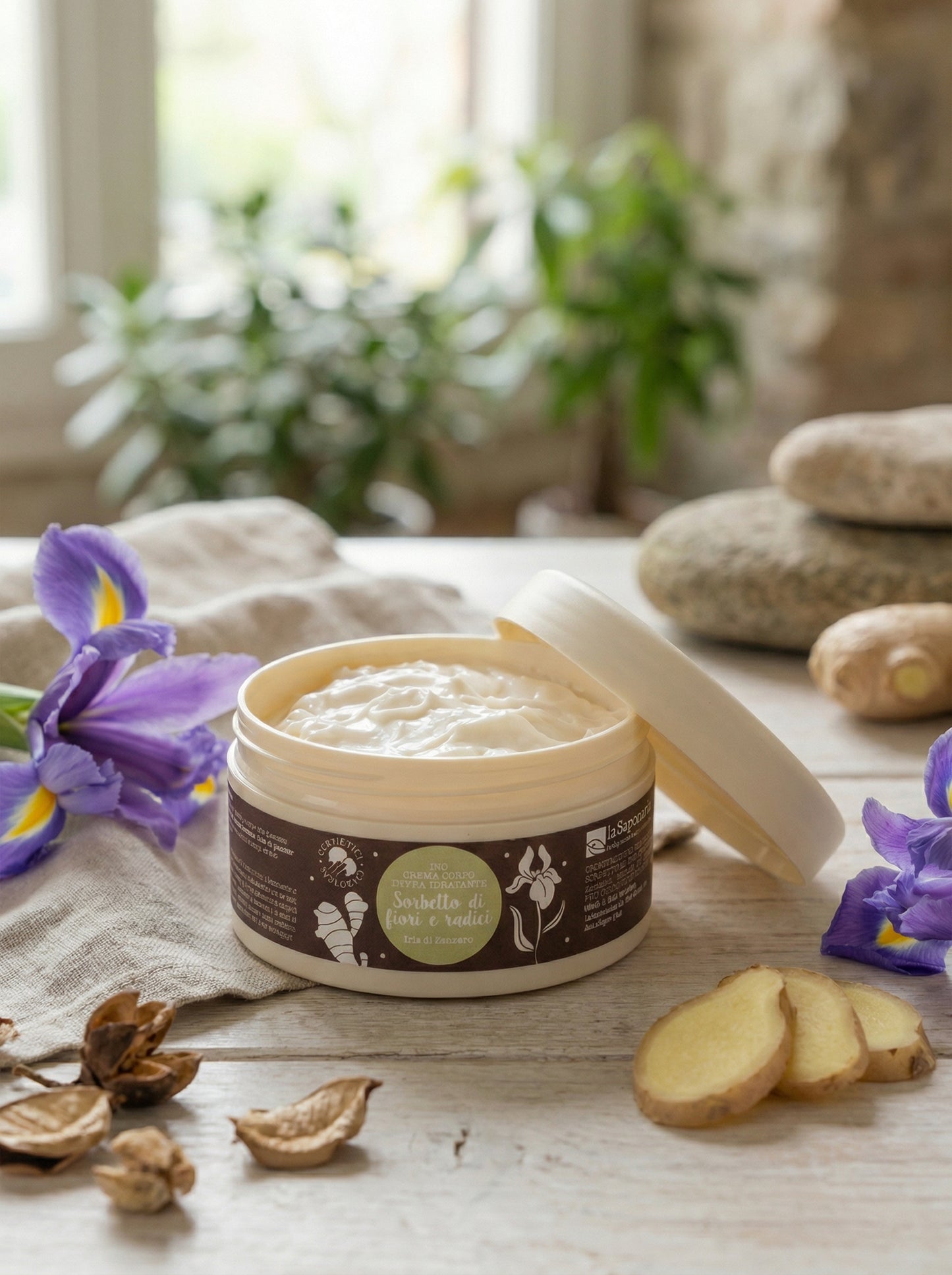 Crema corpo idratante Iris e Zenzero - Sorbetto di fiori e radici by La Saponaria — hero product photo