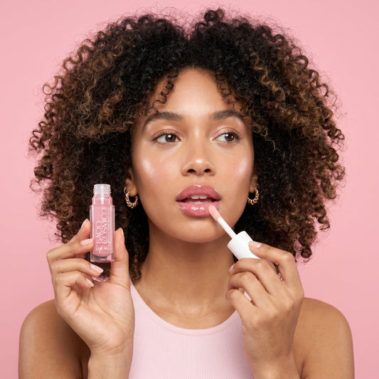 Lip oil glossy rimpolpante con acido ialuronico Bacio Cosmico Pink Moon