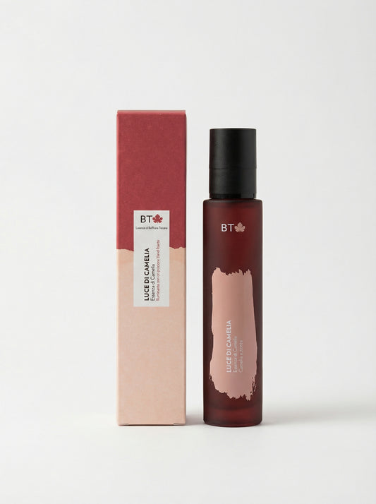 Essenza di camelia - Lozione Tonica Viso Illuminante e Elasticizzante by Biofficina Toscana — product photo on white background