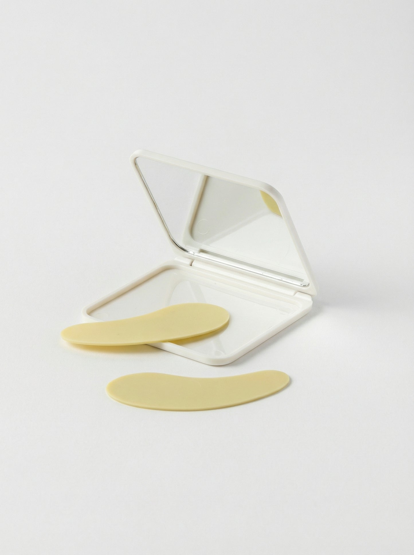 Patch Occhi Riutilizzabili con Specchio - Accessorio Skincare by Biofficina Toscana — product photo on white background