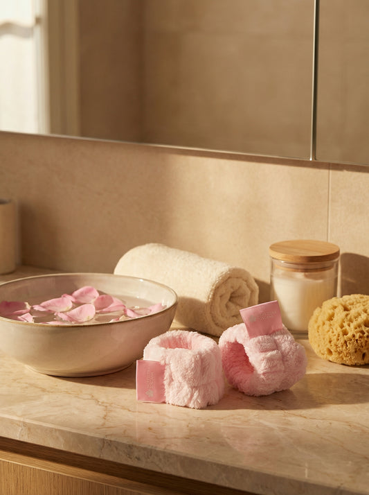 Polsini Rosa - Accessori Skincare Pratici by Biofficina Toscana — hero product photo