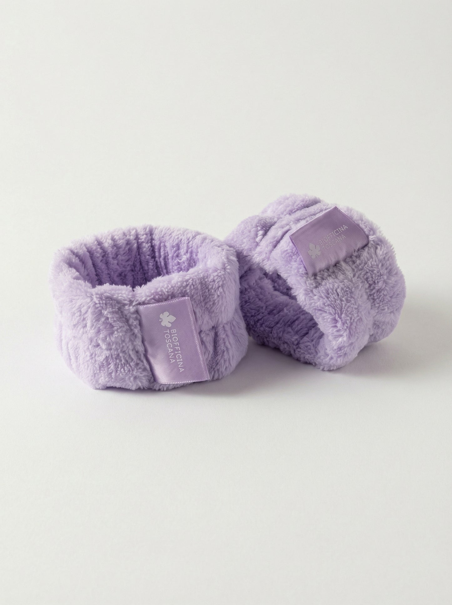 Polsini viola - Accessori Skincare Pratici by Biofficina Toscana — product photo on white background