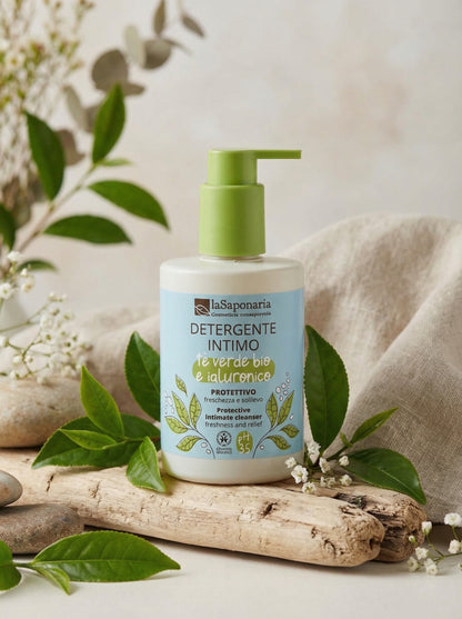 Detergente intimo Protettivo Tè verde Bio & Ialuronico - Idratante e Lenitivo pH 3.5 by La Saponaria — hero product photo
