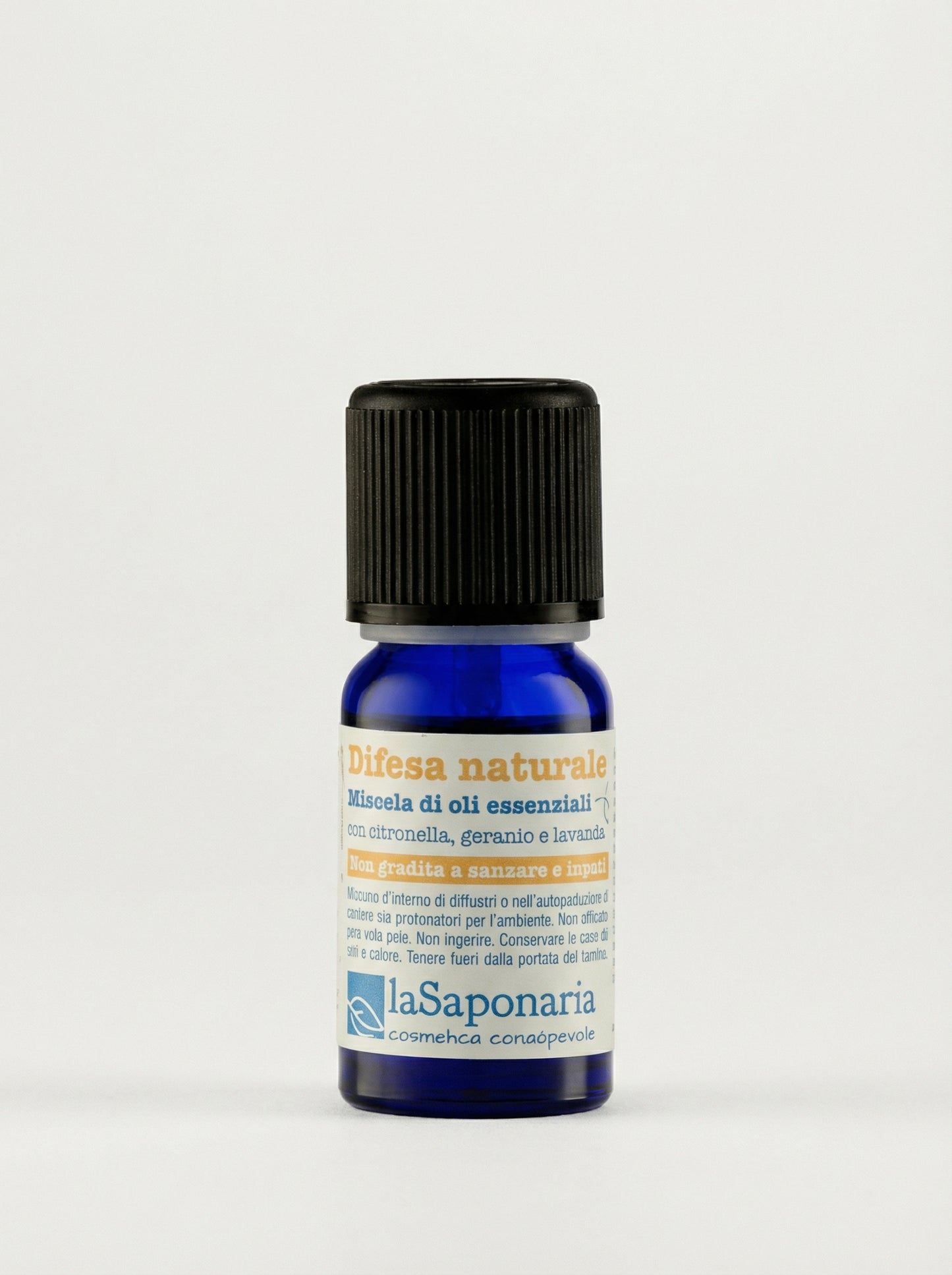 Difesa Naturale - Mix Oli Essenziali Antizanzare Naturale by La Saponaria — product photo on white background