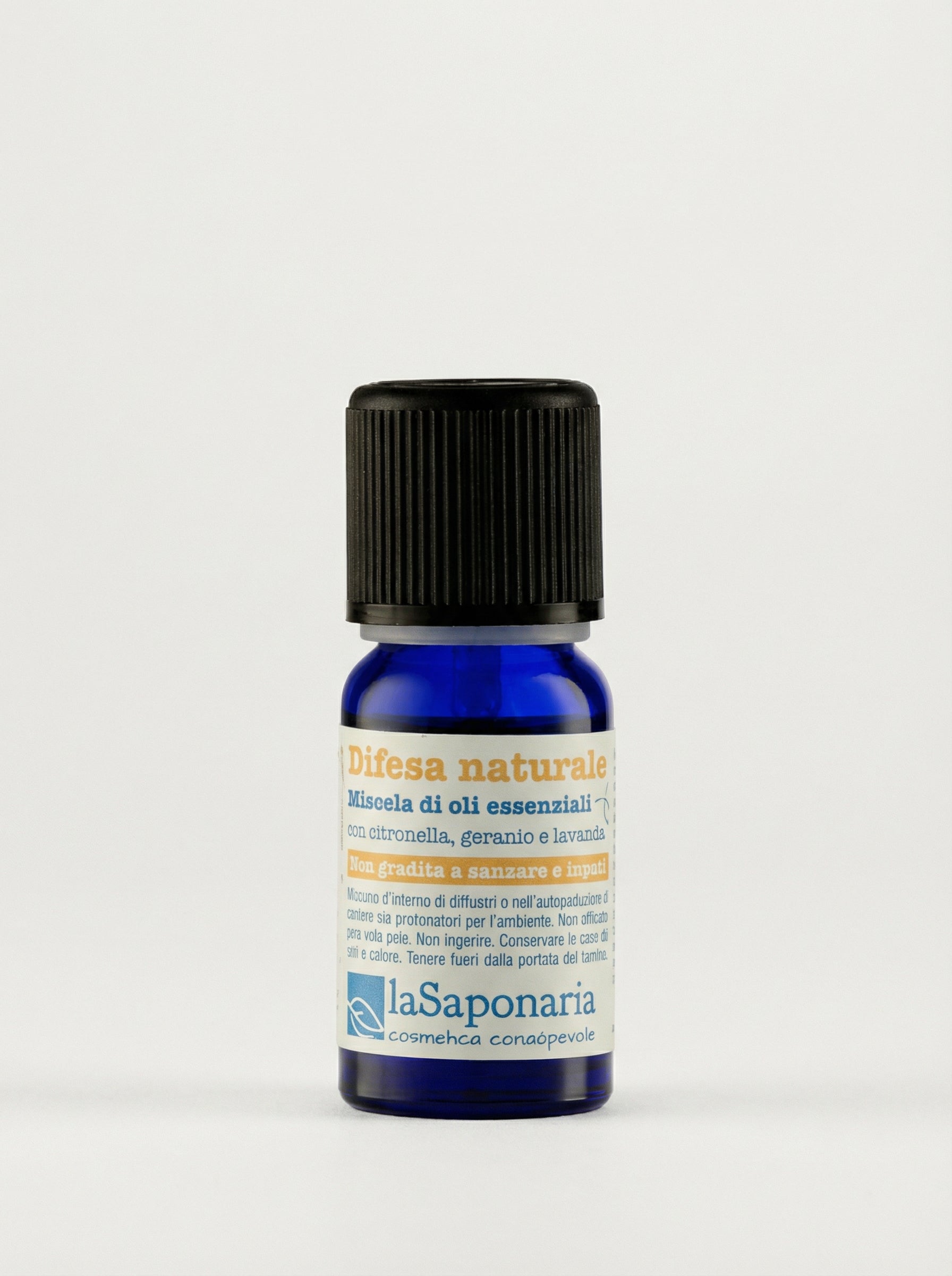 Difesa Naturale - Mix Oli Essenziali Antizanzare Naturale by La Saponaria — product photo on white background