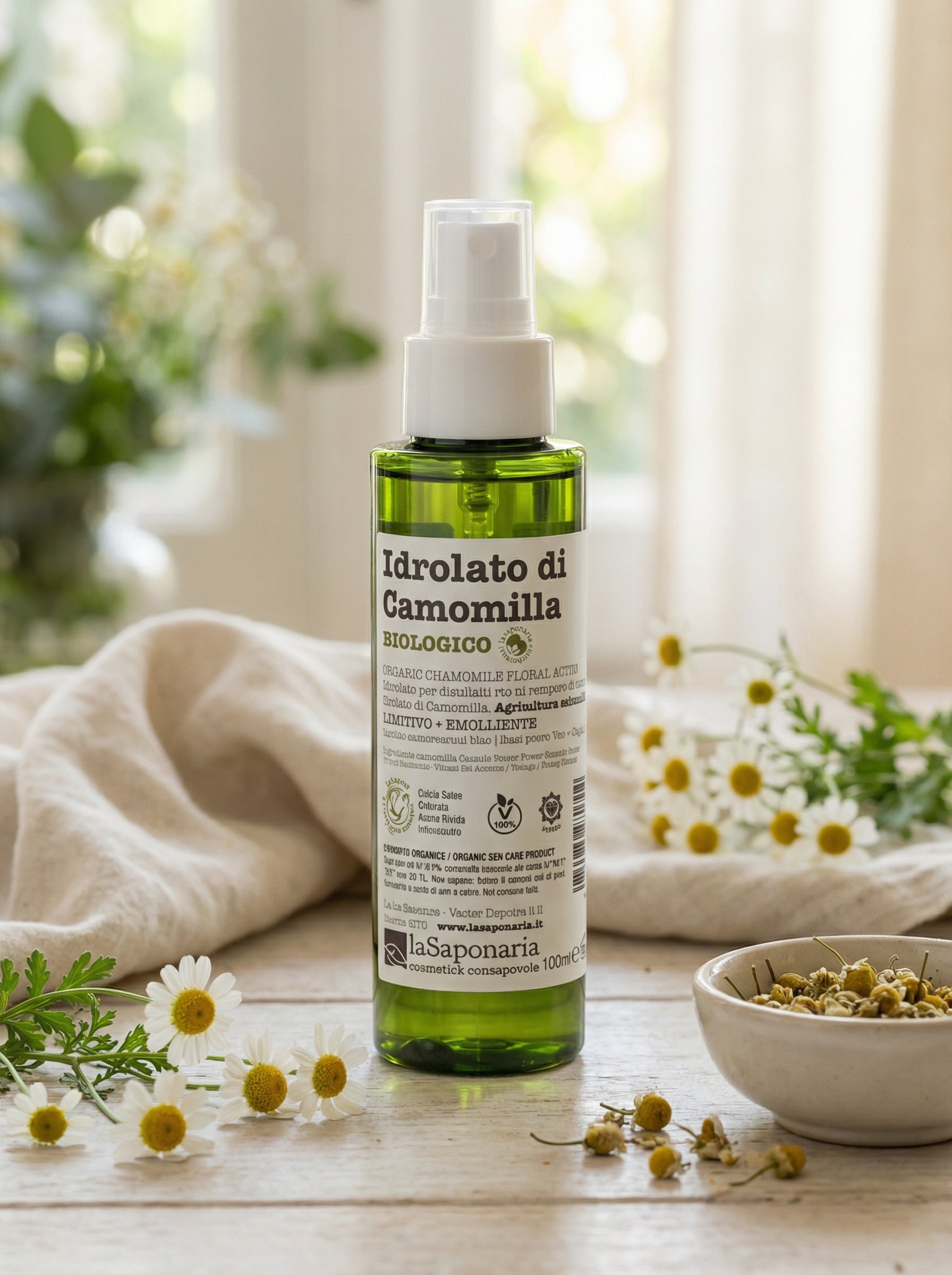 Idrolato di camomilla bio Lenitivo e Rinfrescante Viso e Capelli by La Saponaria — hero product photo