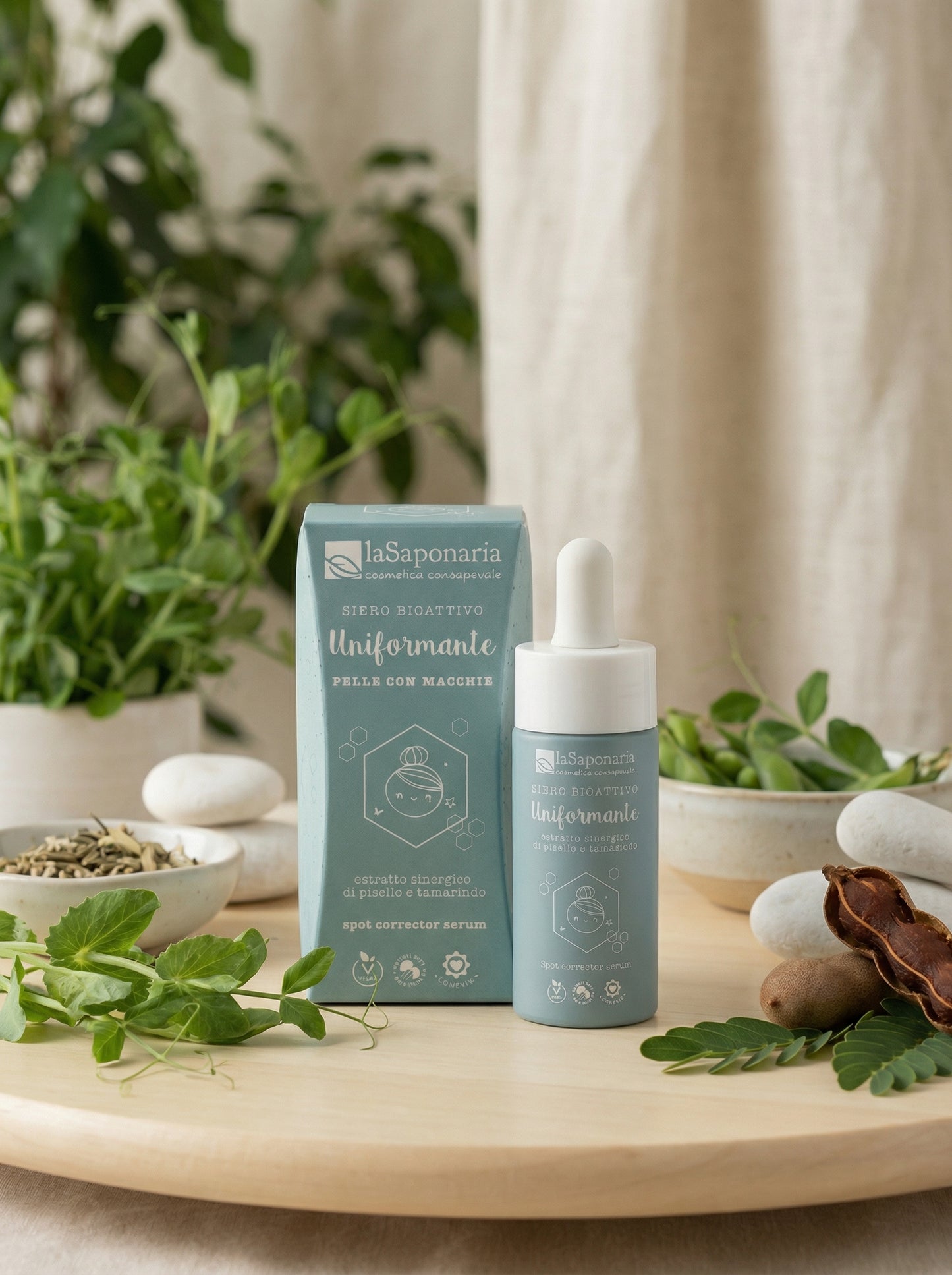 Siero viso bio attivo uniformante per pelle luminosa by La Saponaria — hero product photo