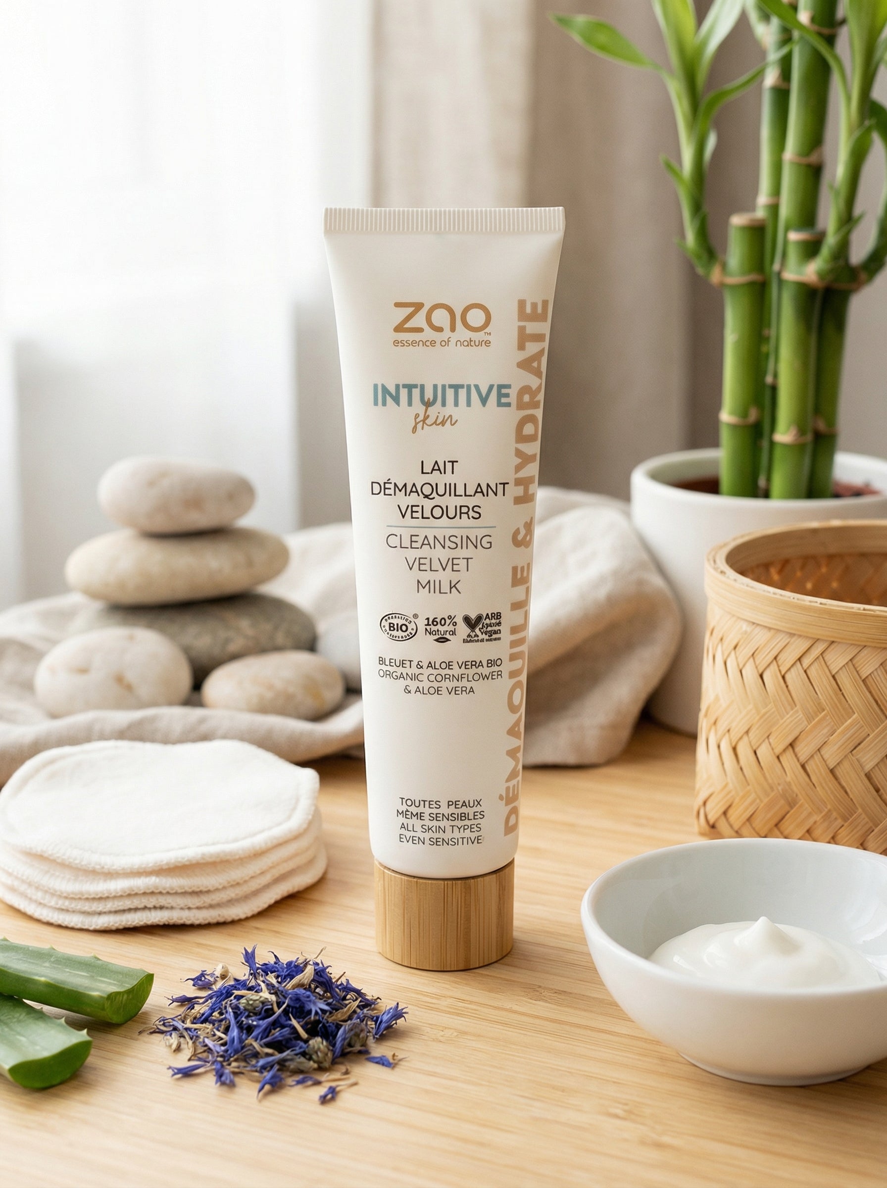 Latte Detergente Velluto by Zao Makeup — hero product photo