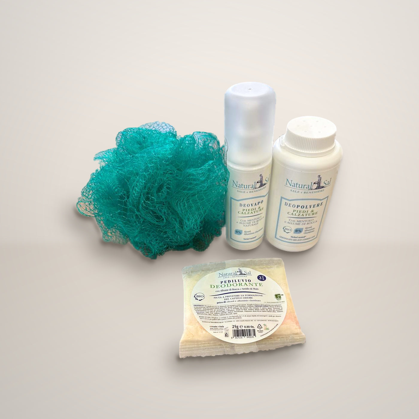 Contenuto del kit: deodorante vapo, deodorante in polvere, pediluvio e spugna