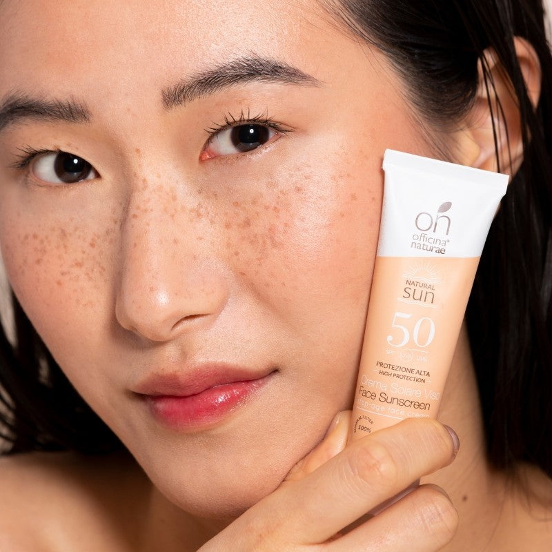 Crema Solare Viso SPF 50 Senza Profumo con Acido Ialuronico
