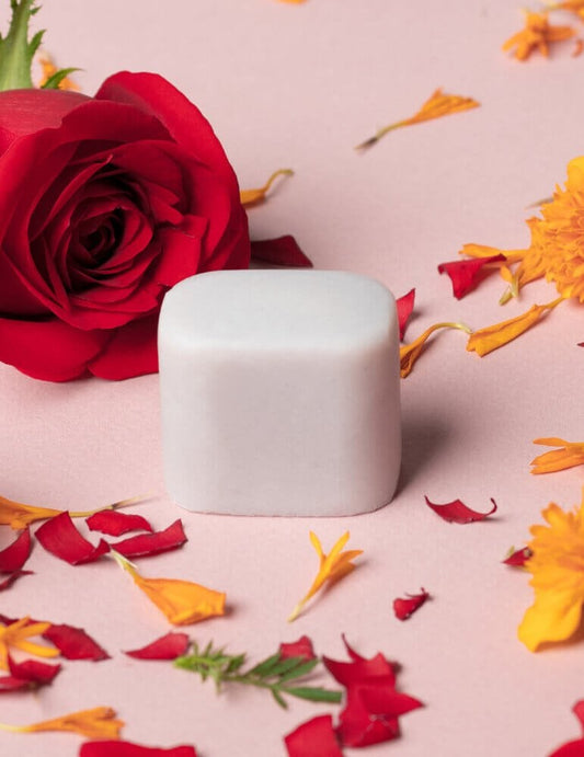 Biodeo Sweet Hug Deodorante Solido Murumuru e Rosa per Pelli Sensibili