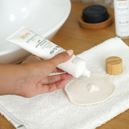 Latte Detergente Velluto Struccante Delicato e Idratante